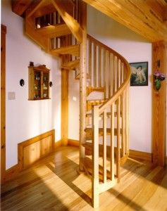 Винтовые деревянные лестницы для дома